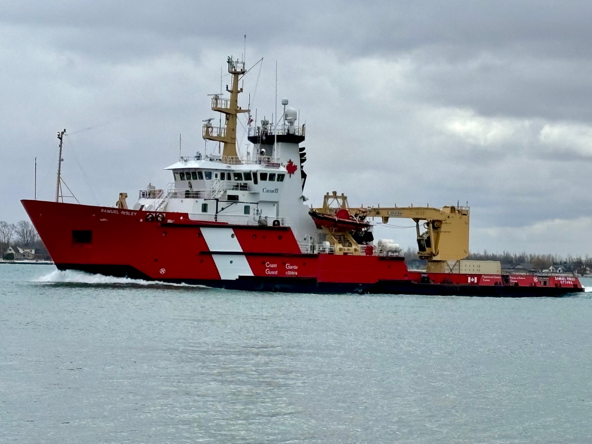 Solve CCGS Samuel Risley jigsaw puzzle online with 80 pieces