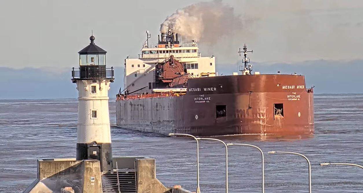 Solve Mesabi entering Duluth, MN jigsaw puzzle online with 72 pieces