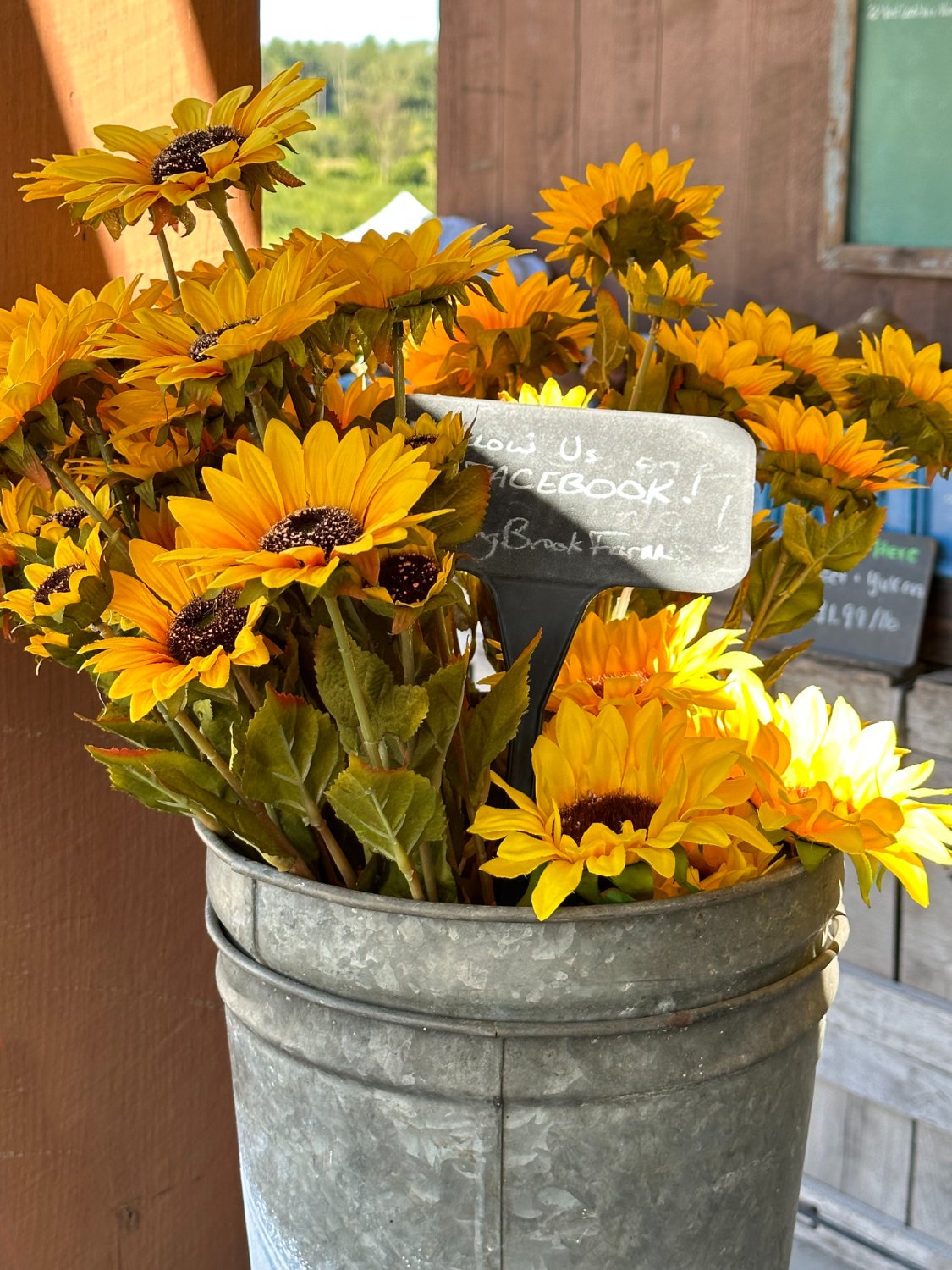 Solve Sunflowers for sale! jigsaw puzzle online with 80 pieces