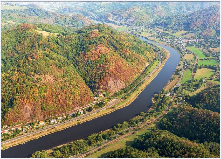 Solve Tok Labe..CZech_The flow of the river Elbe..CZech jigsaw puzzle ...