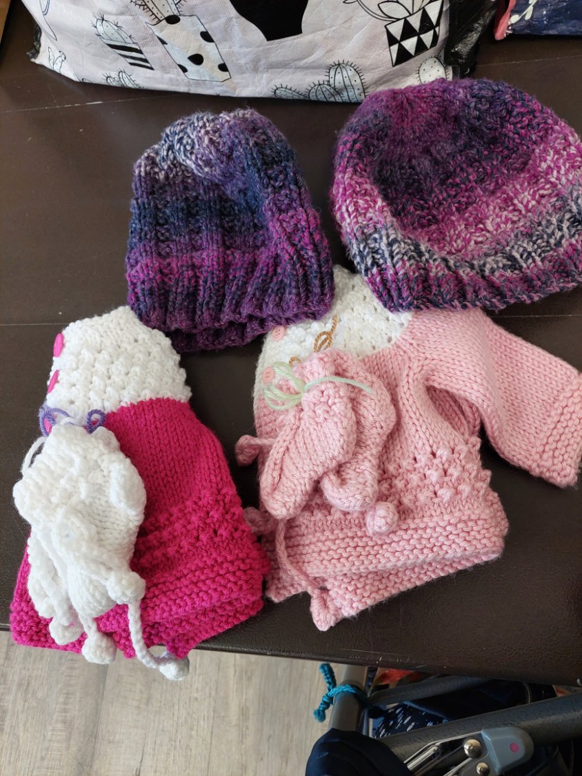 Solve Donations jigsaw puzzle online with 12 pieces