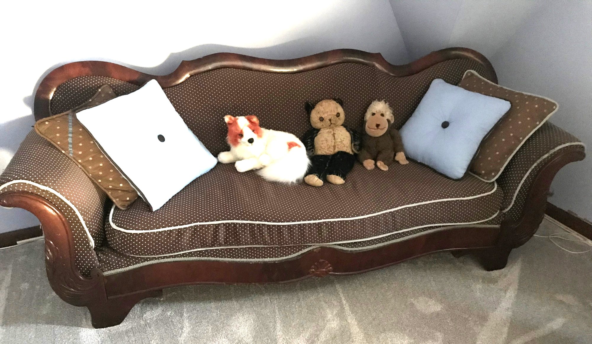 Solve Things Around the House Sofa Sentinels (large) jigsaw puzzle