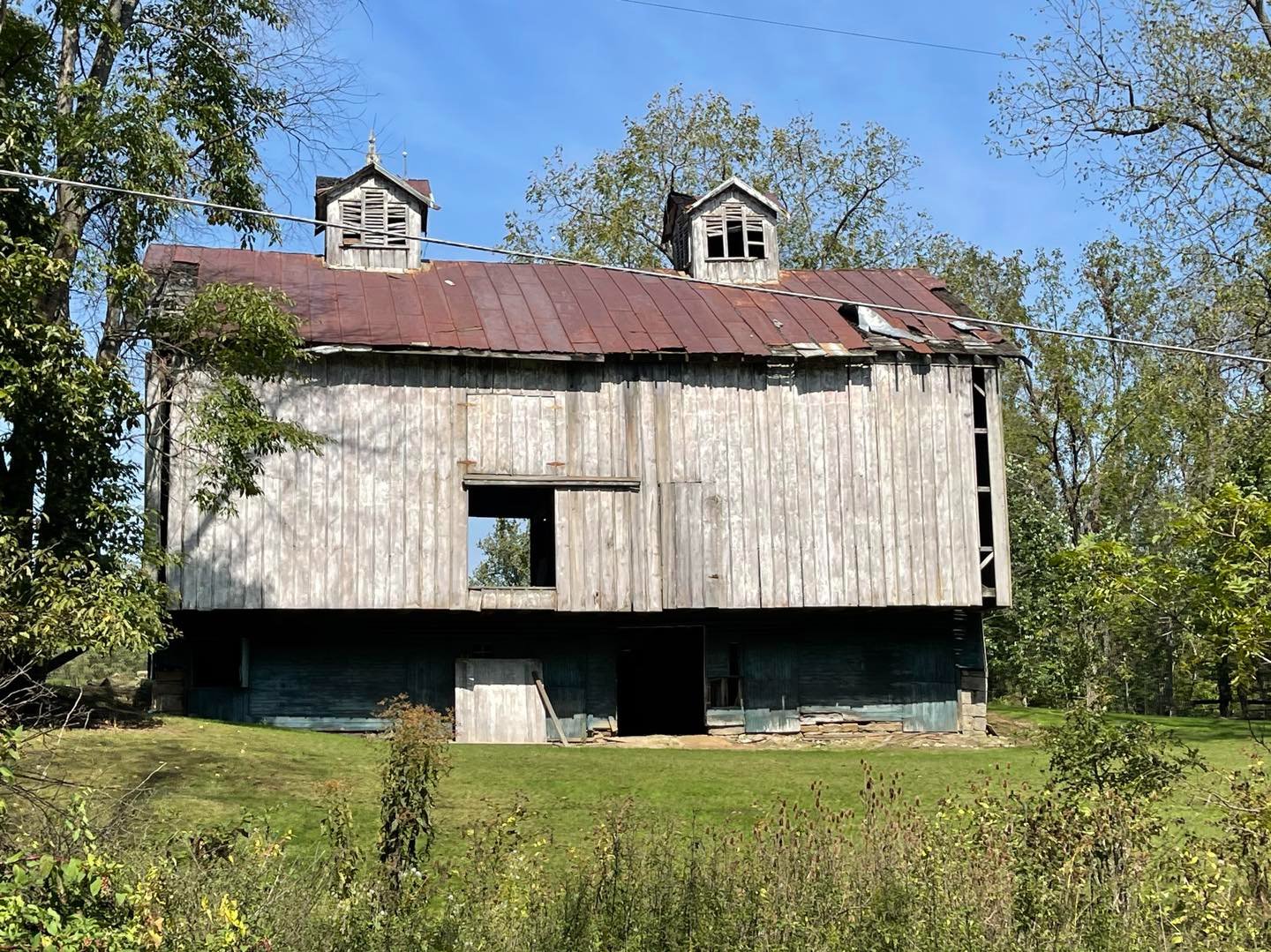 Solve Cupola Barn hb jigsaw puzzle online with 300 pieces