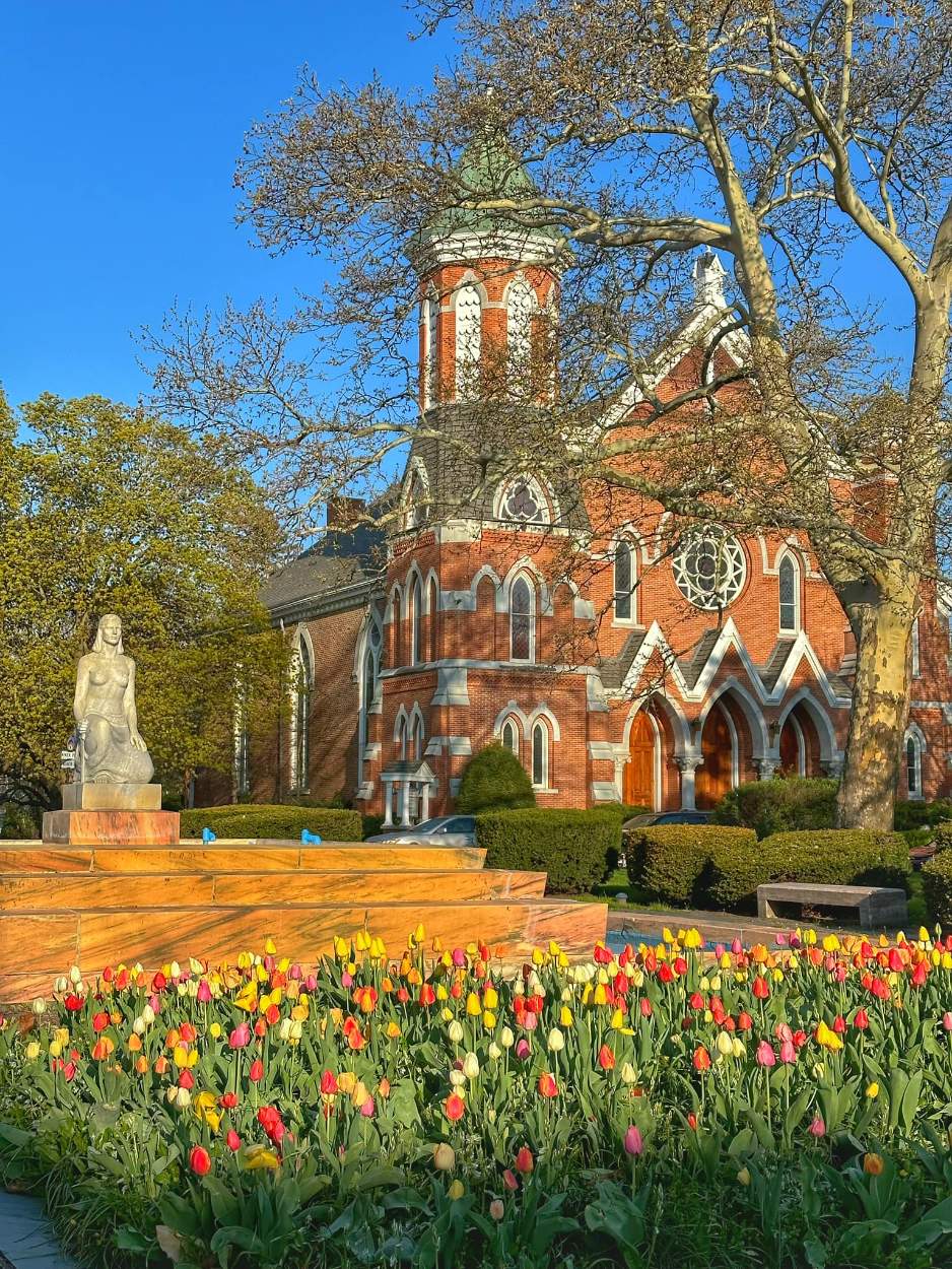 Solve Pultney Park, Geneva, NY jigsaw puzzle online with 80 pieces