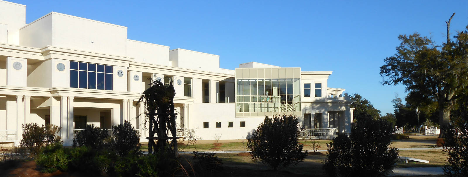 Solve Biloxi Museum jigsaw puzzle online with 133 pieces