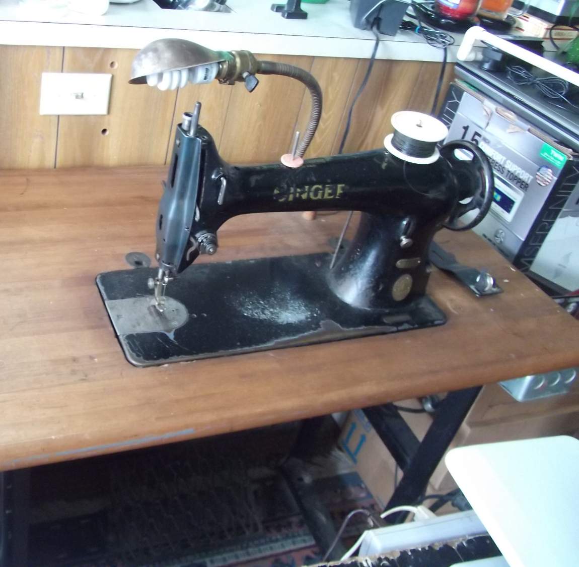 Singer 187 Solve 1907 Singer 31-20 Industrial jigsaw puzzle online with 36 pieces