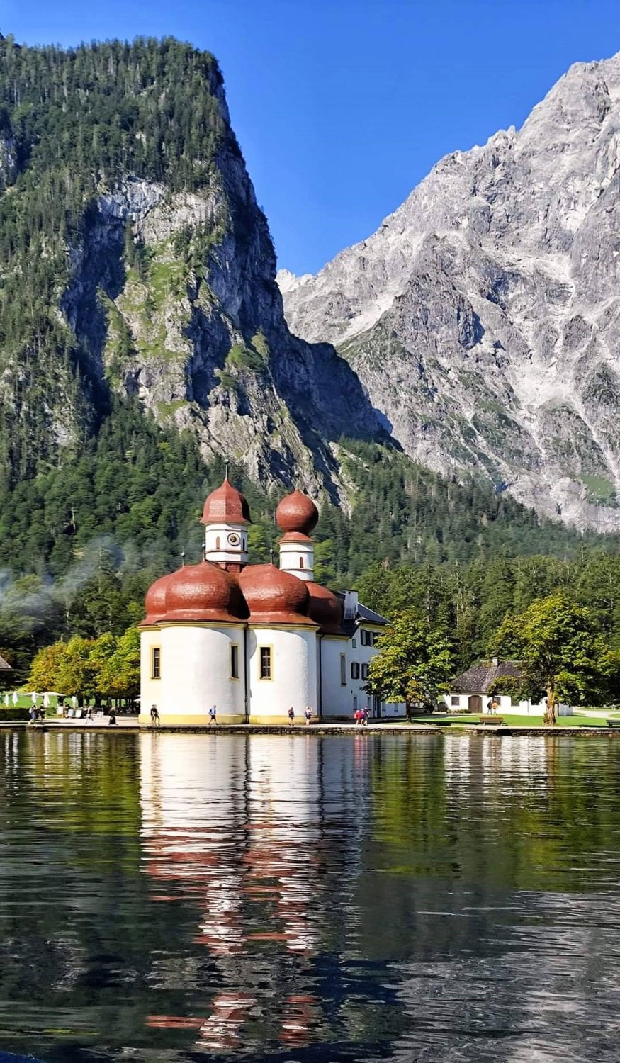 Solve Königssee Lake in GERMANY jigsaw puzzle online with 40 pieces