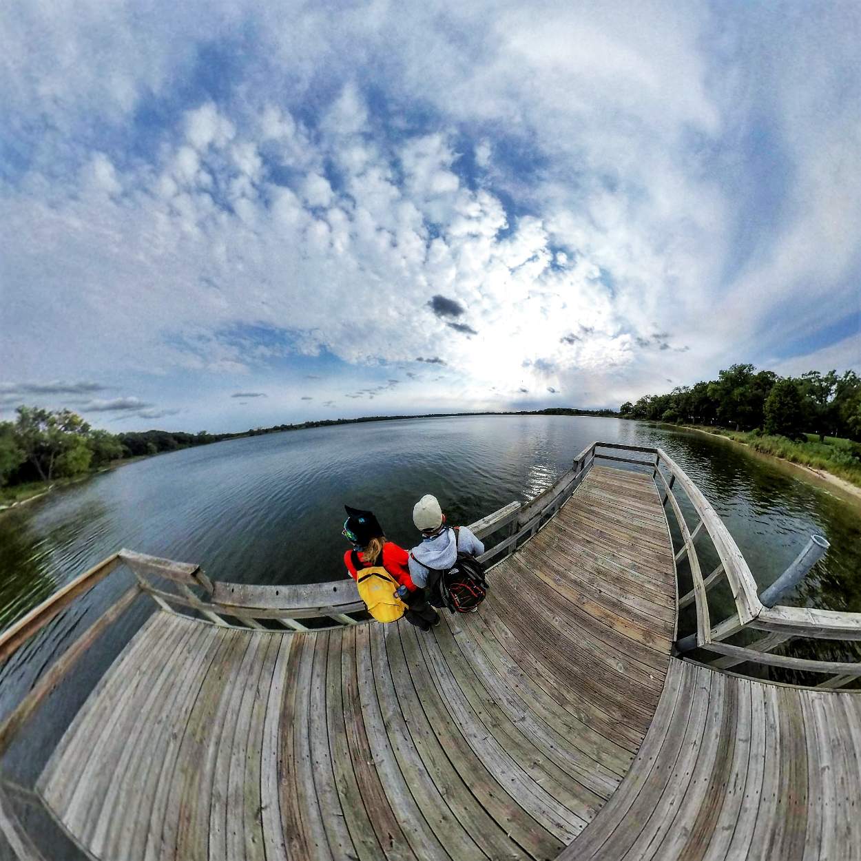 Solve Pier Review jigsaw puzzle online with 100 pieces