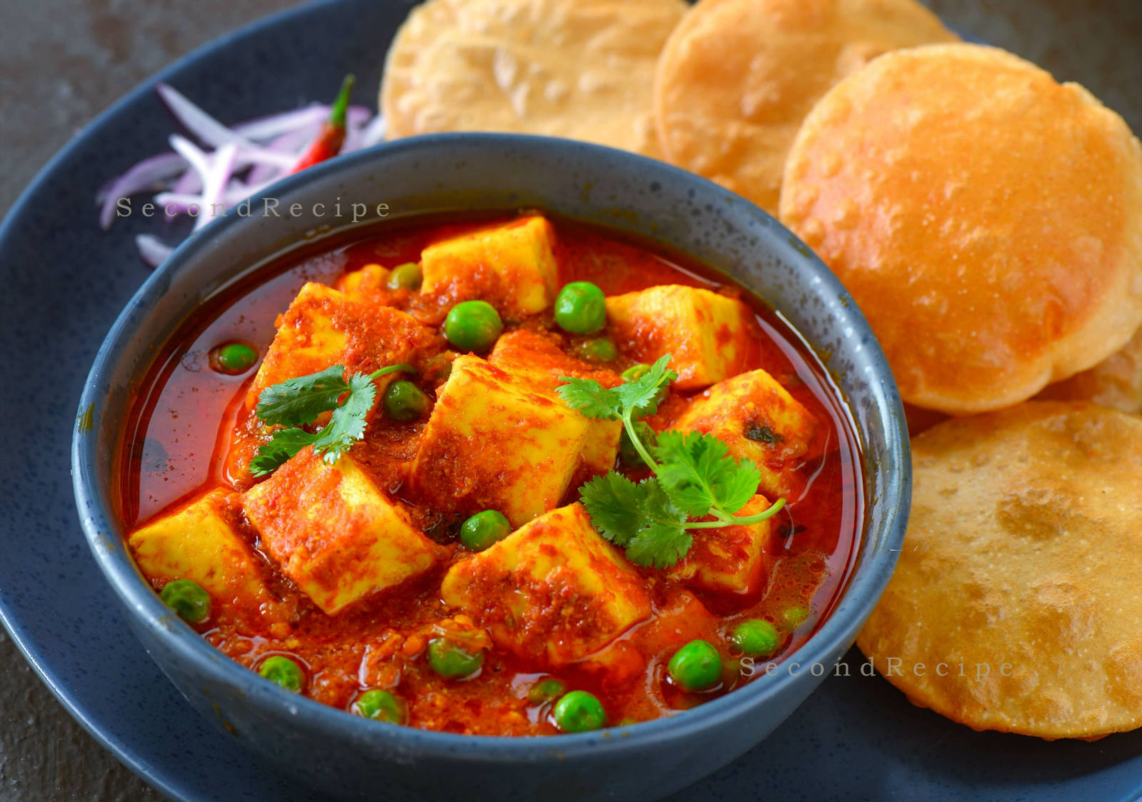 Solve Dhaba Style Mattar Paneer jigsaw puzzle online with 408 pieces
