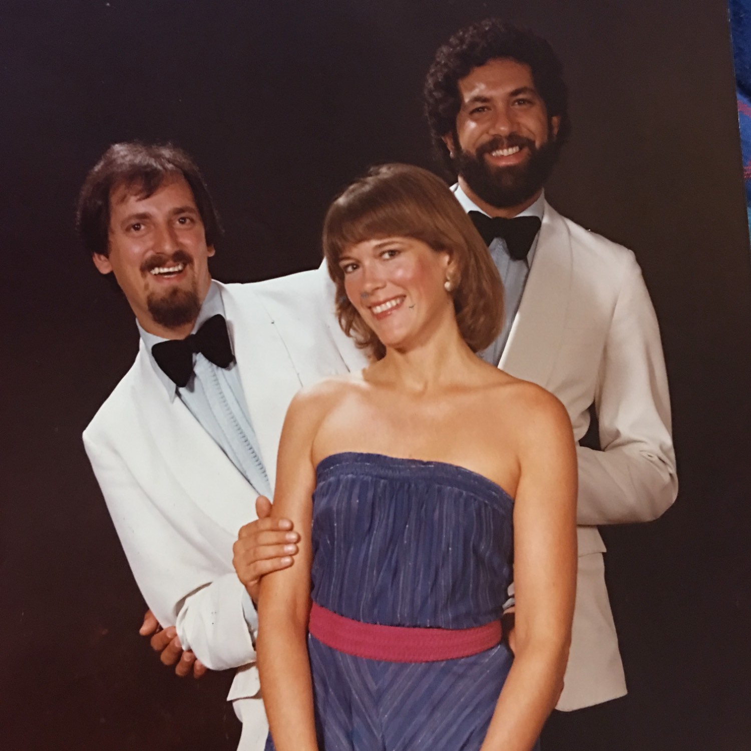 Solver Trio Solve The Redfern Trio - Hawaii 1980 jigsaw puzzle online with 100 pieces
