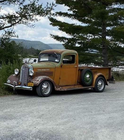 Solve 1936 GMC jigsaw puzzle online with 72 pieces