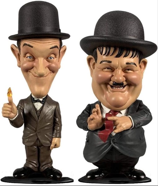 Solve LAUREL AND HARDY jigsaw puzzle online with 9 pieces