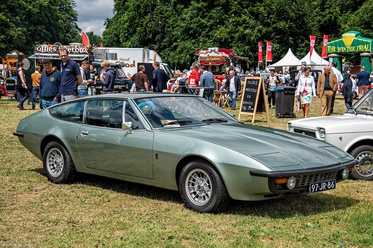 Solve Bitter "CD" 1976 jigsaw puzzle online with 216 pieces