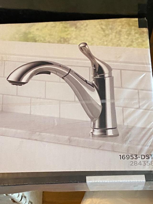 Solve New Kitchen faucet jigsaw puzzle online with 20 pieces