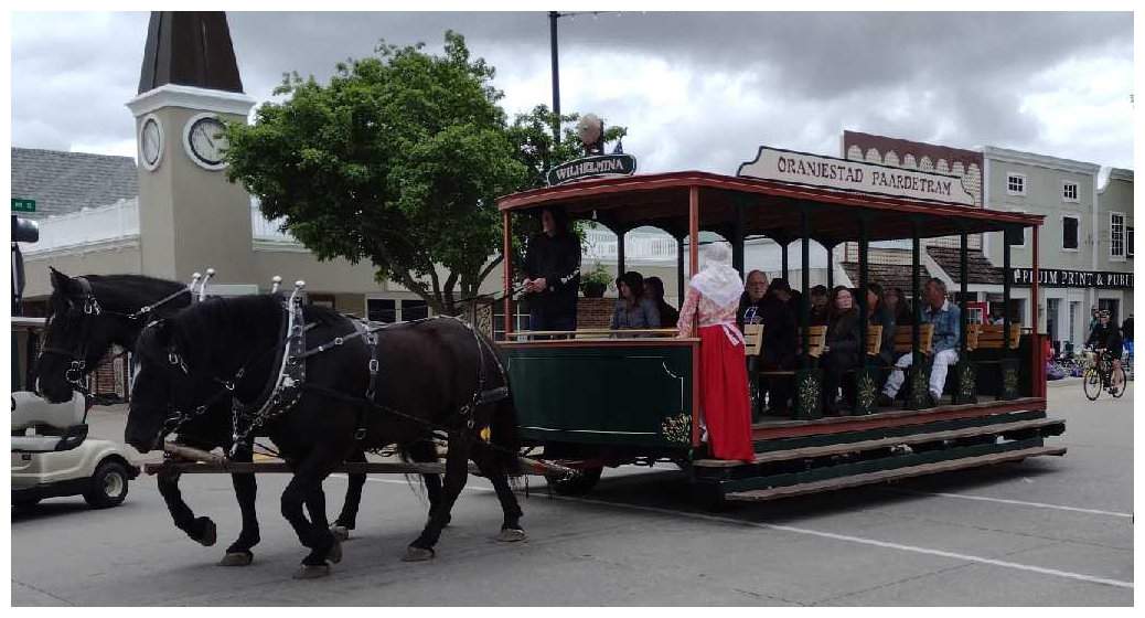 Solve Trolley Rides, Tulip Festival jigsaw puzzle online with 32 pieces