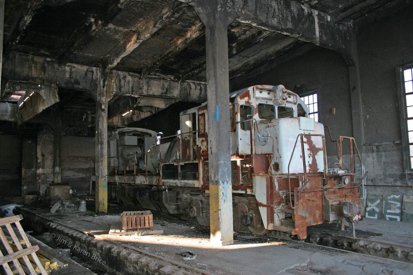 Solve coxton yard near wilkesbarre, pa. jigsaw puzzle online with 126