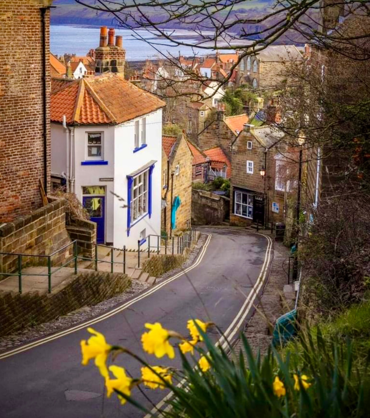 Solve Robin Hood Bay, North Yorkshire, ENGLAND 🇬🇧 jigsaw puzzle online ...