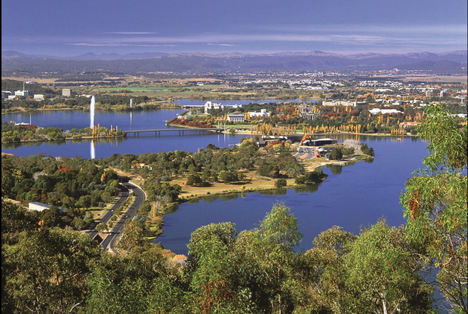 Solve Lake Burley Griffin, Canberra, Australia jigsaw puzzle online