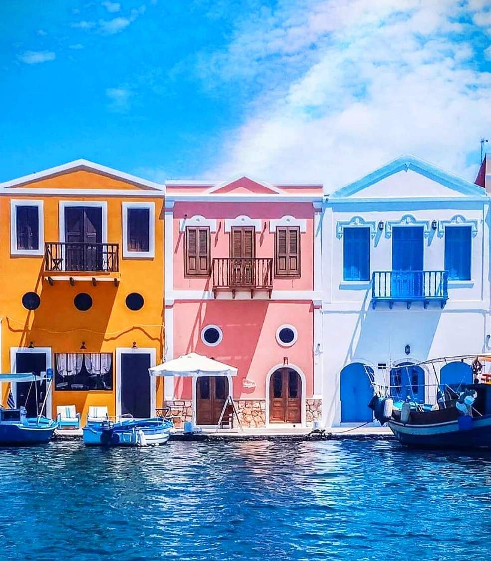 Solve Greek Island Houses jigsaw puzzle online with 72 pieces