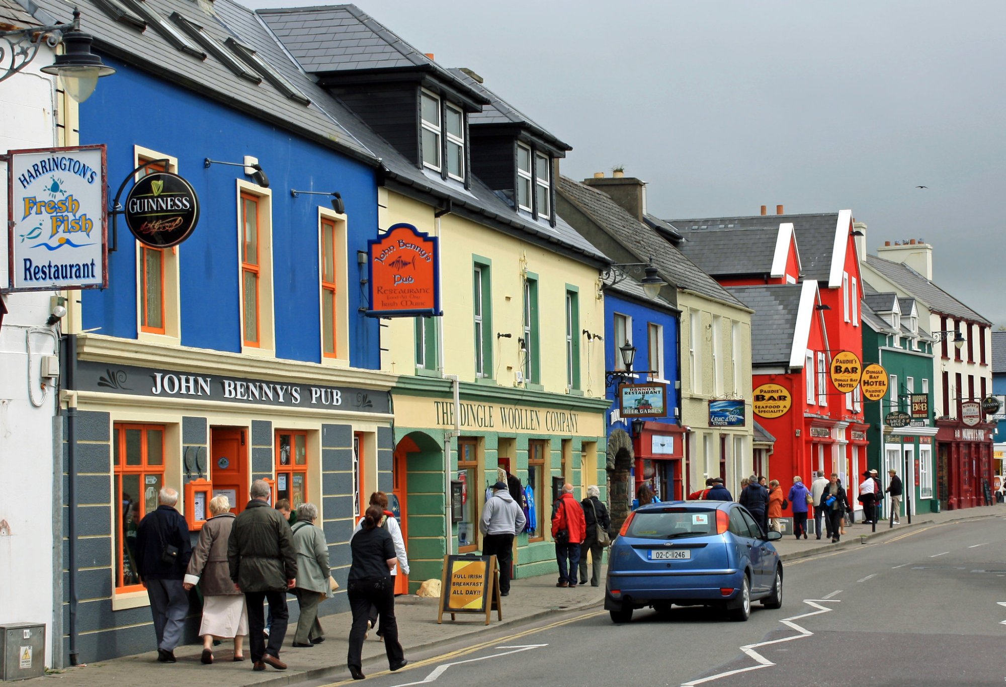 Solve Dingle, Ireland jigsaw puzzle online with 600 pieces