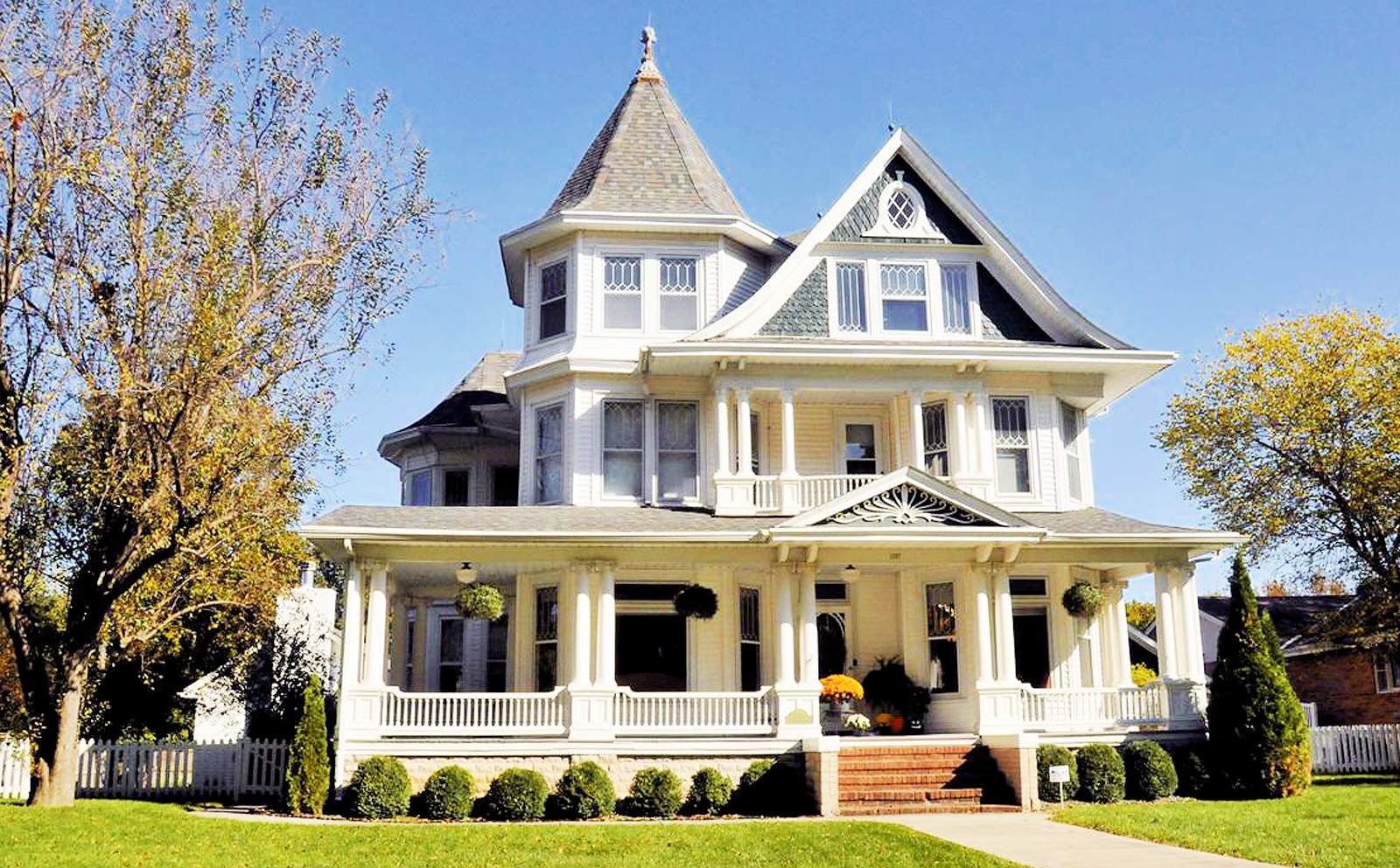 Solve Lenox, Iowa jigsaw puzzle online with 252 pieces