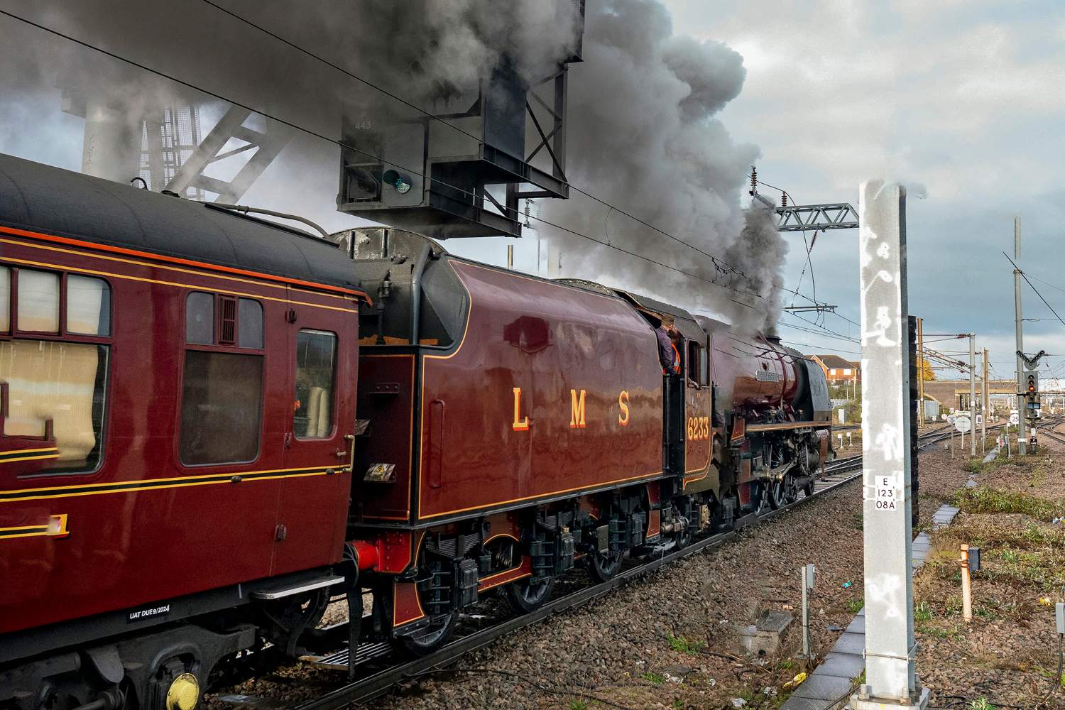 Solve 6233 Leaving Peterborough. jigsaw puzzle online with 77 pieces