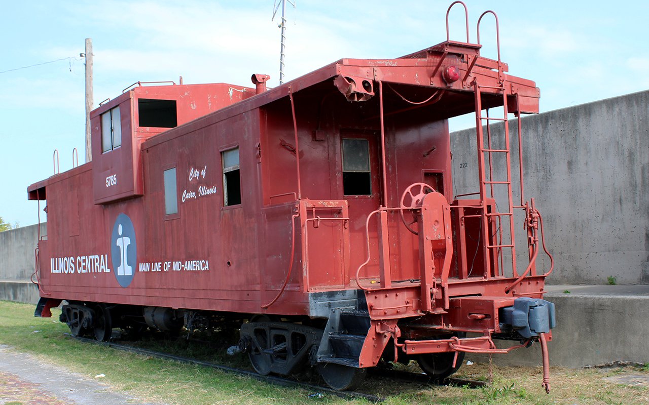 Solve Illinois Central Caboose jigsaw puzzle online with 96