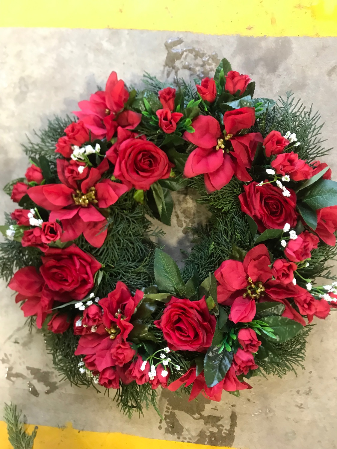 Solve Christmas Wreath jigsaw puzzle online with 450 pieces