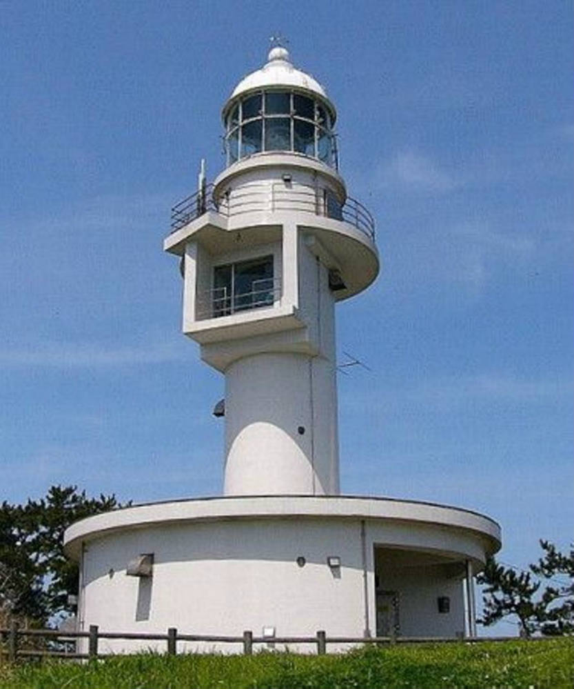 Solve Tsutsu Saki Lighthouse jigsaw puzzle online with 80 pieces