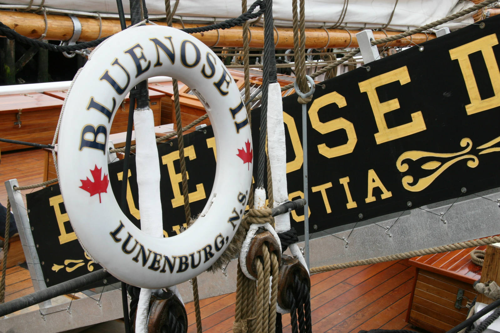 Solve Bluenose II jigsaw puzzle online with 345 pieces