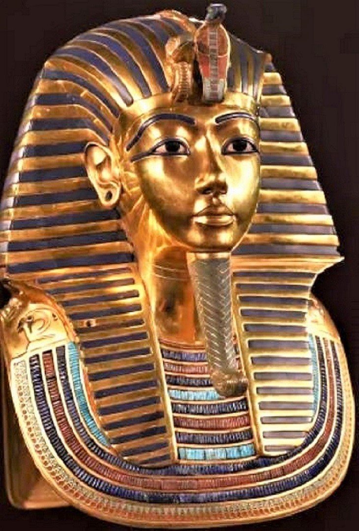 Solve "King Tut" jigsaw puzzle online with 40 pieces