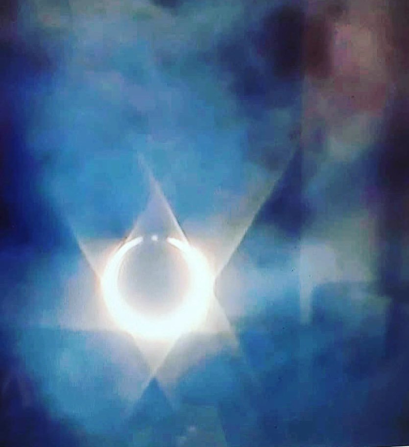 Solve Eclipse makes Star of David jigsaw puzzle online with 72 pieces