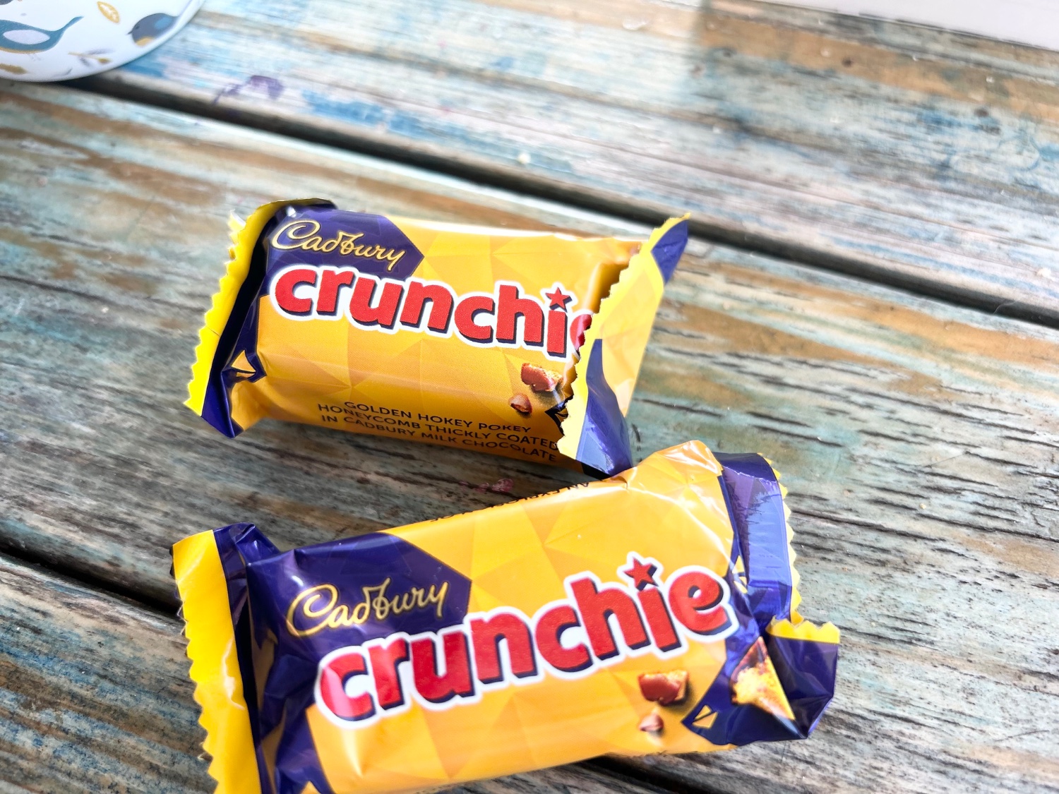 Solve Crunchie or Violet Crumble? jigsaw puzzle online with 12 pieces